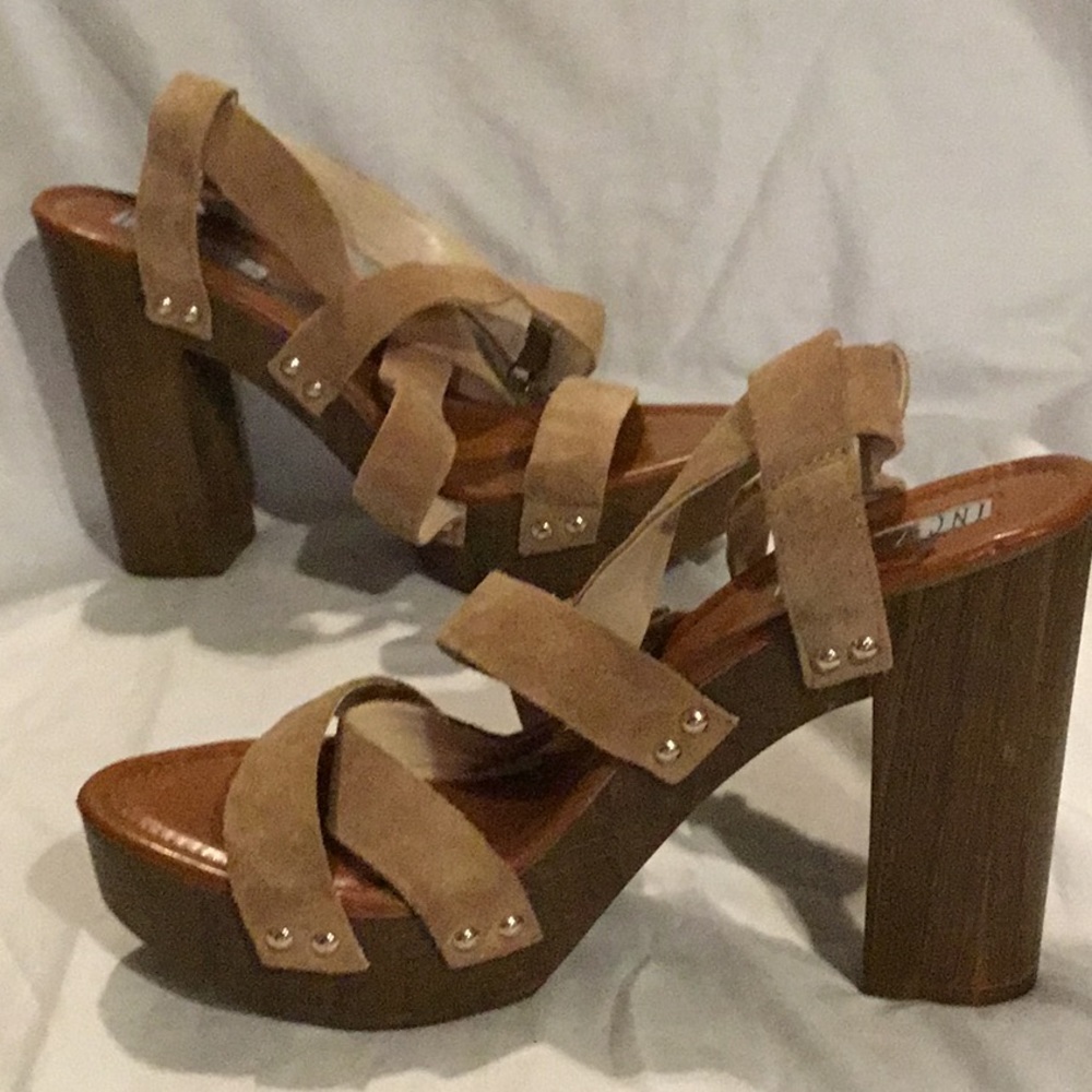 INC INTERNATIONAL CONCEPT strap heels - Picture 7 of 8